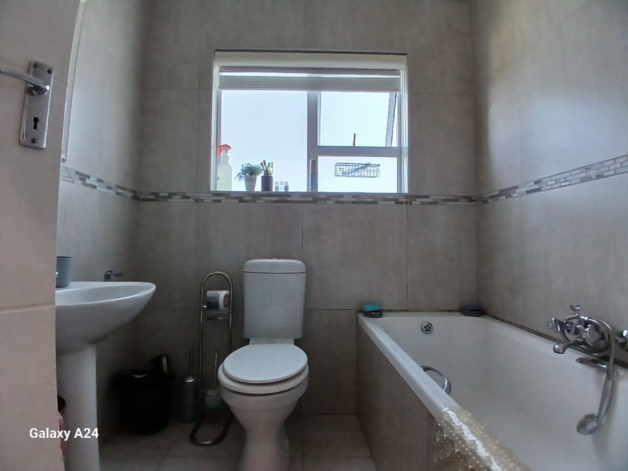 3 Bedroom Property for Sale in Kidds Beach Eastern Cape